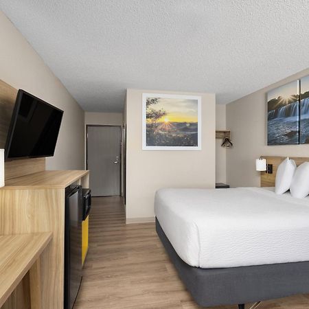 Days Inn By Wyndham Carthage Exteriér fotografie