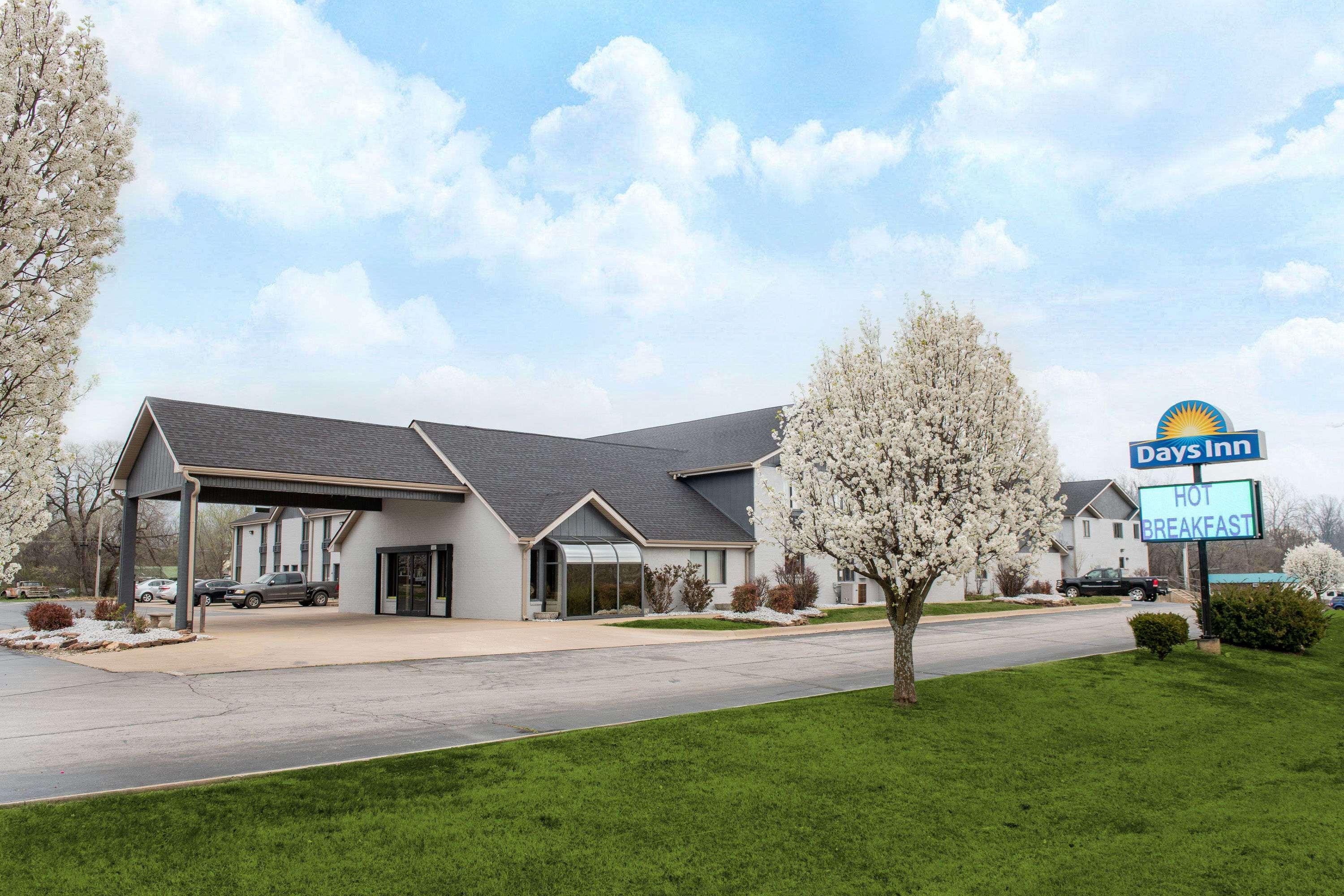 Days Inn By Wyndham Carthage Exteriér fotografie