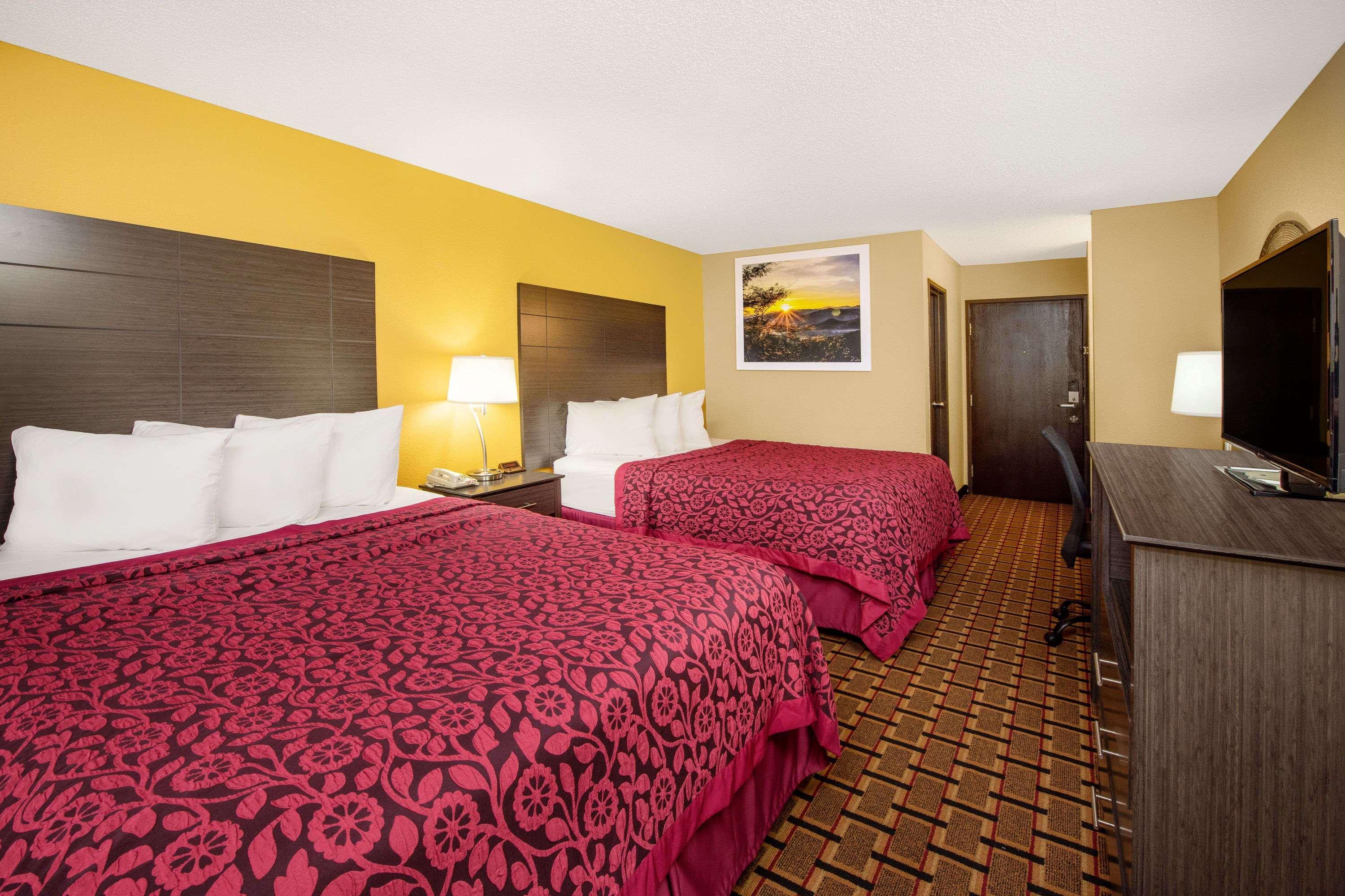 Days Inn By Wyndham Carthage Exteriér fotografie