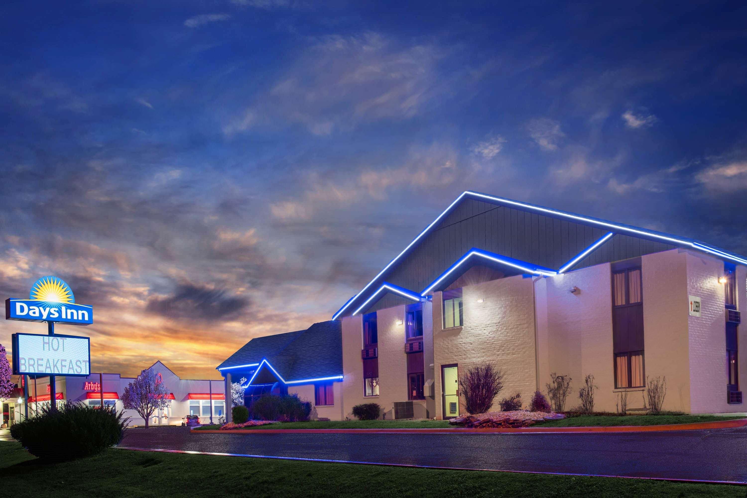 Days Inn By Wyndham Carthage Exteriér fotografie