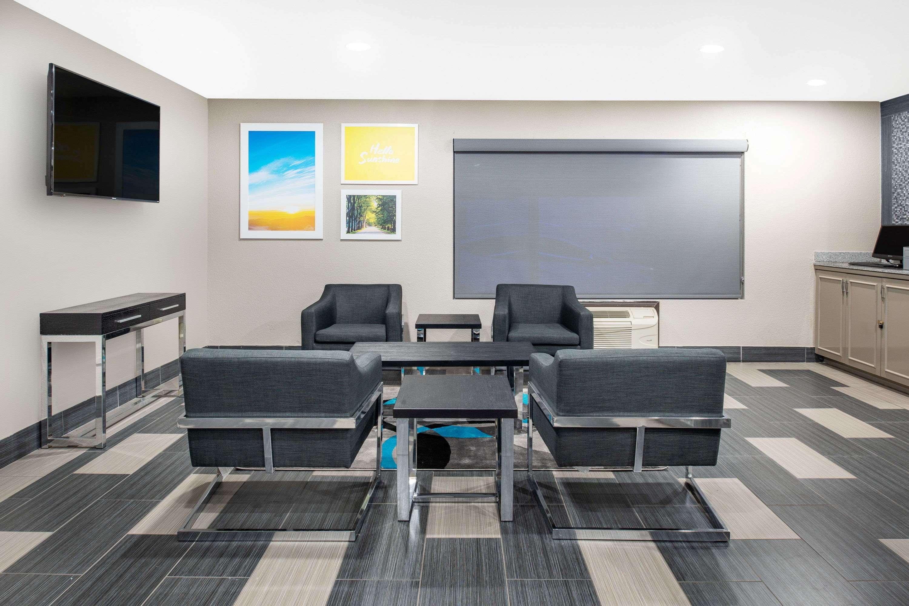 Days Inn By Wyndham Carthage Exteriér fotografie
